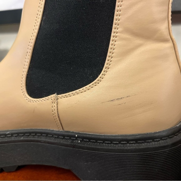 Size 9 faux leather platform MIA boots - Picture 7 of 7